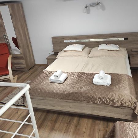 Kossuth Garden Appartement Debrecen Buitenkant foto