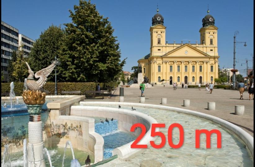 Kossuth Garden Appartement Debrecen Buitenkant foto